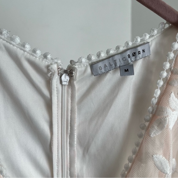 Baltic Born Bohemian Tulle Feminine Whimsical Embroidered Maxi Dress Size Medium - Picture 10 of 16